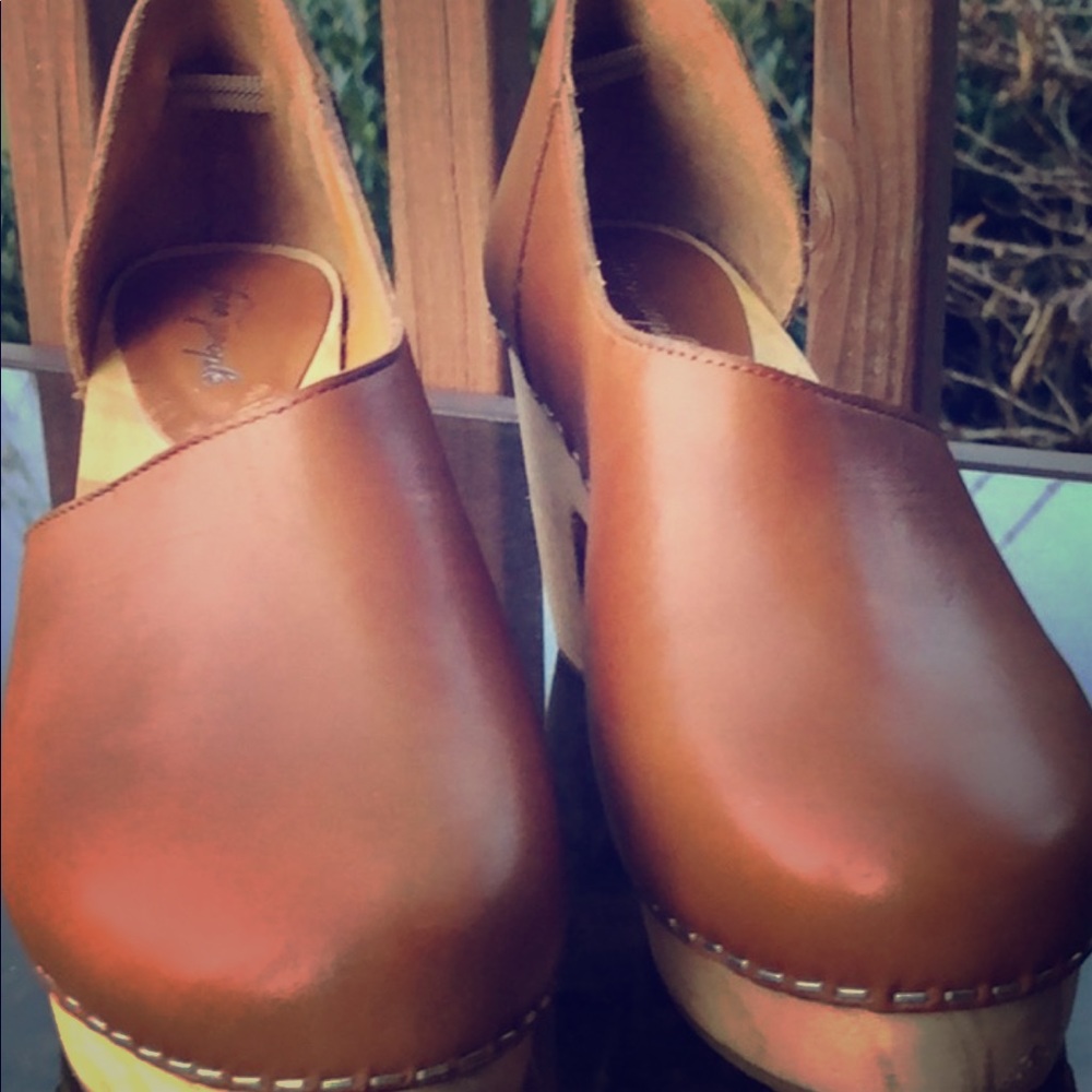 Free People Monroe wooden clog 36 tan GUC